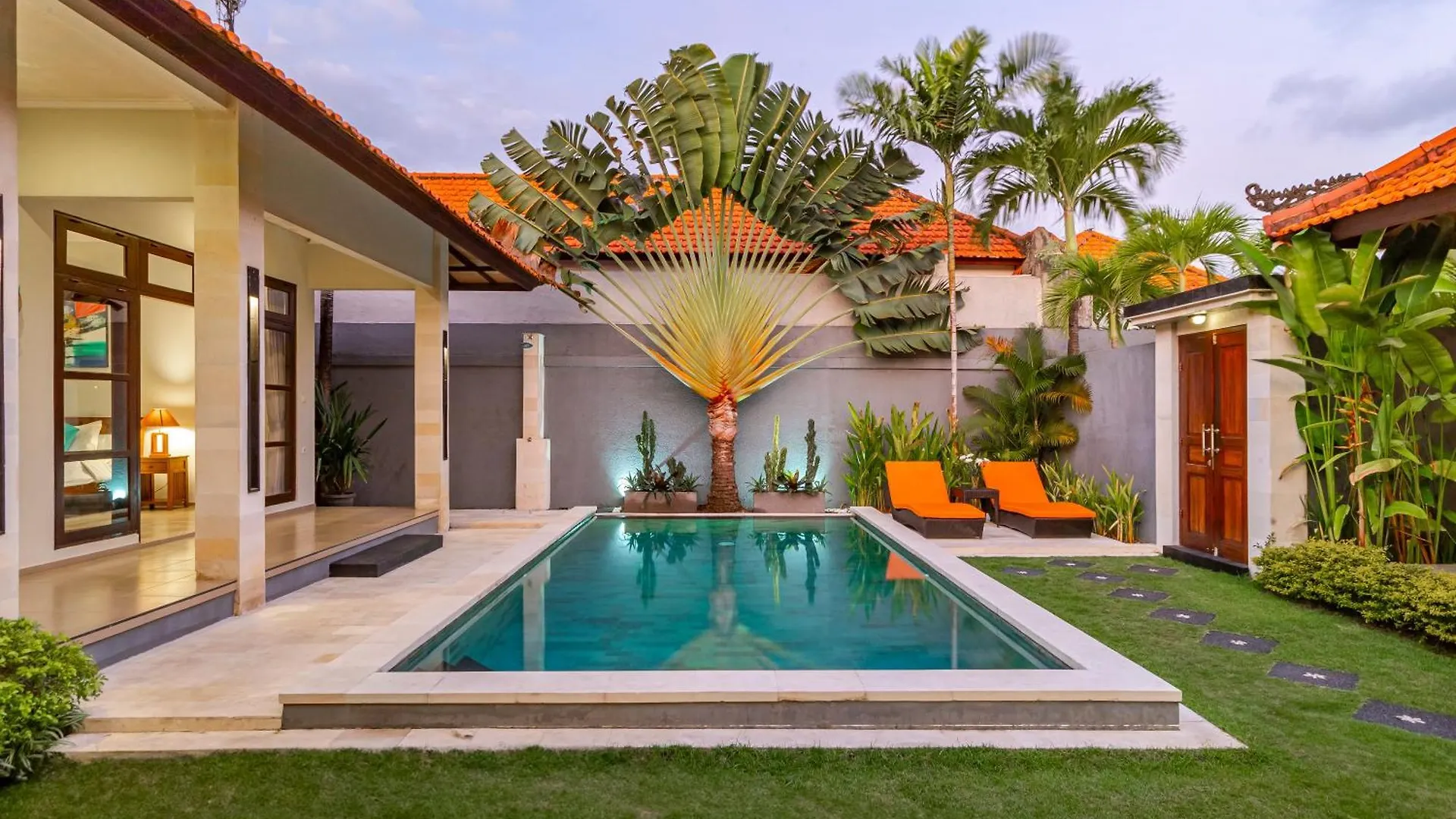 Amaluna II Villa In Seminyak 0*,